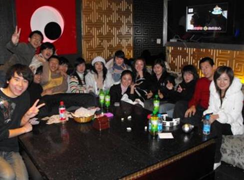 ktv合照颜色温和.JPG